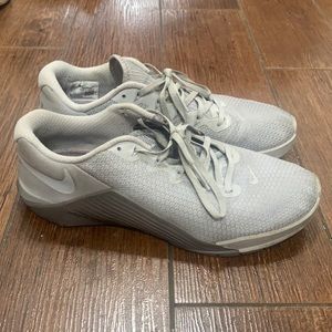 Nike metcon 5 grey